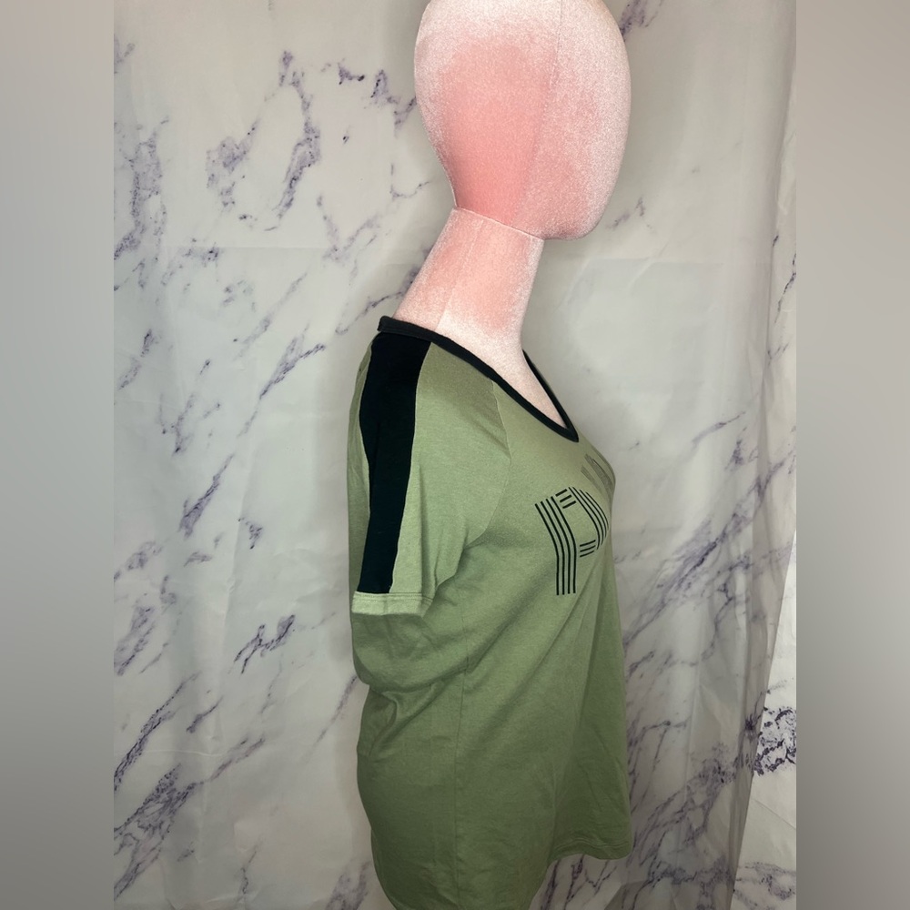 PINK Victoria's Secret Olive V-Neck Short Sleeve Shirt Sz XS - Picture 2 of 4